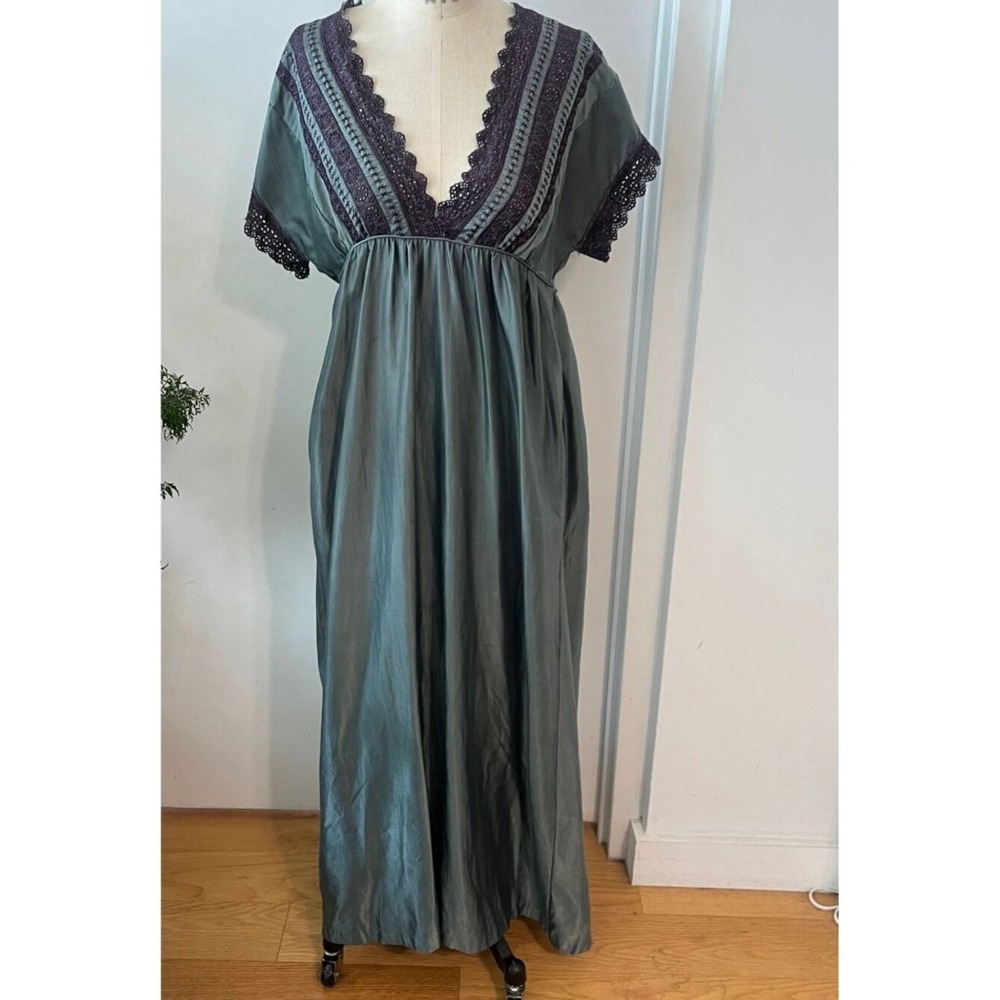 VTG CHRISTIAN DIOR MISS DIOR  Romantic Sage Green/Plum Sateen & Lace Nightgown S